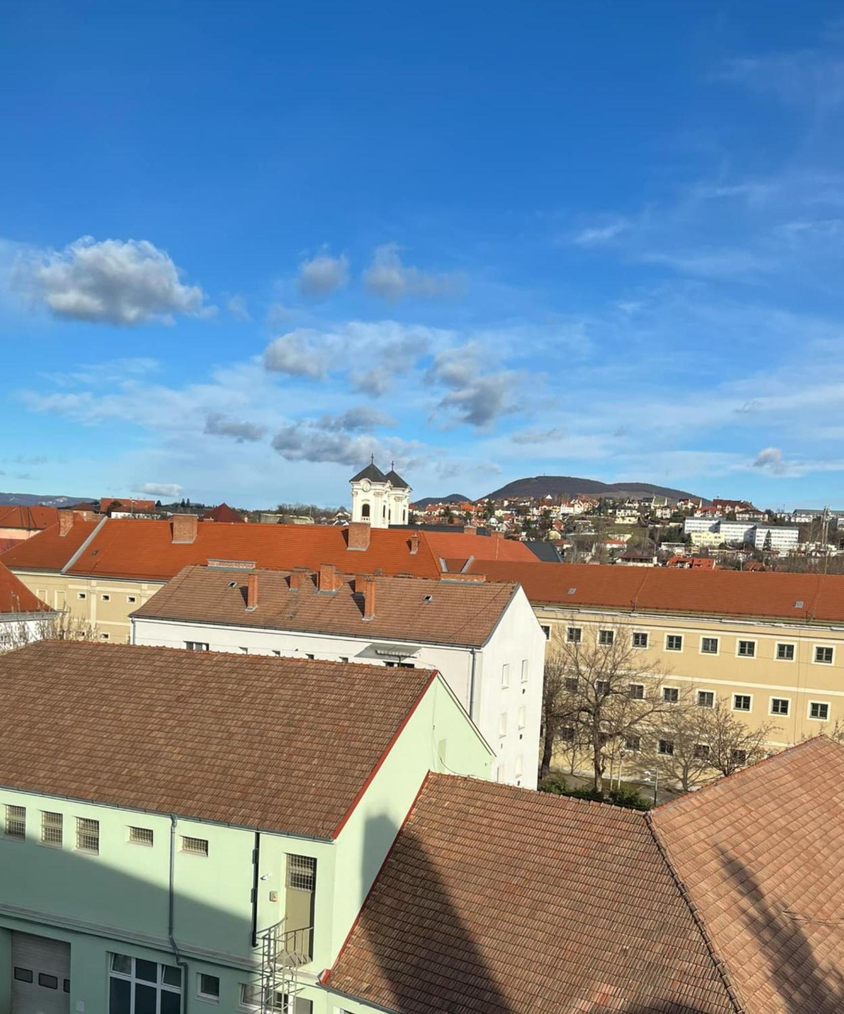 Hellowine Apartman Eger Esterno foto