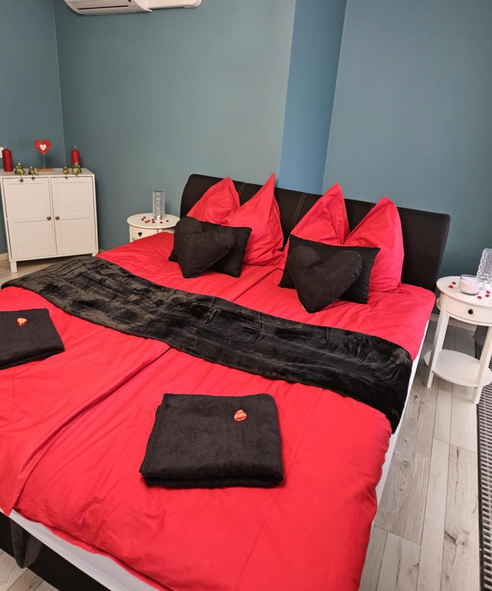 Hellowine Apartman Eger Esterno foto